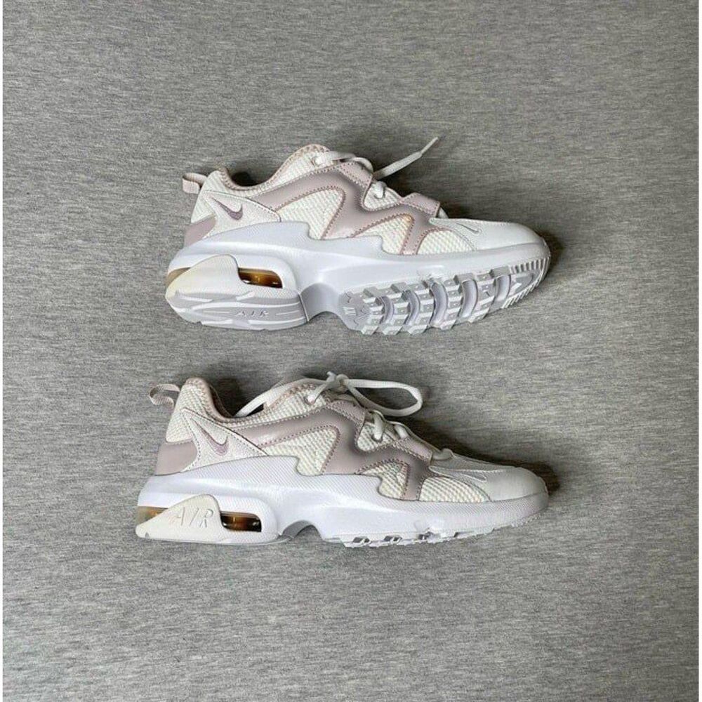 Nike Air Women’s White & Light Pink Max Graviton Sneakers